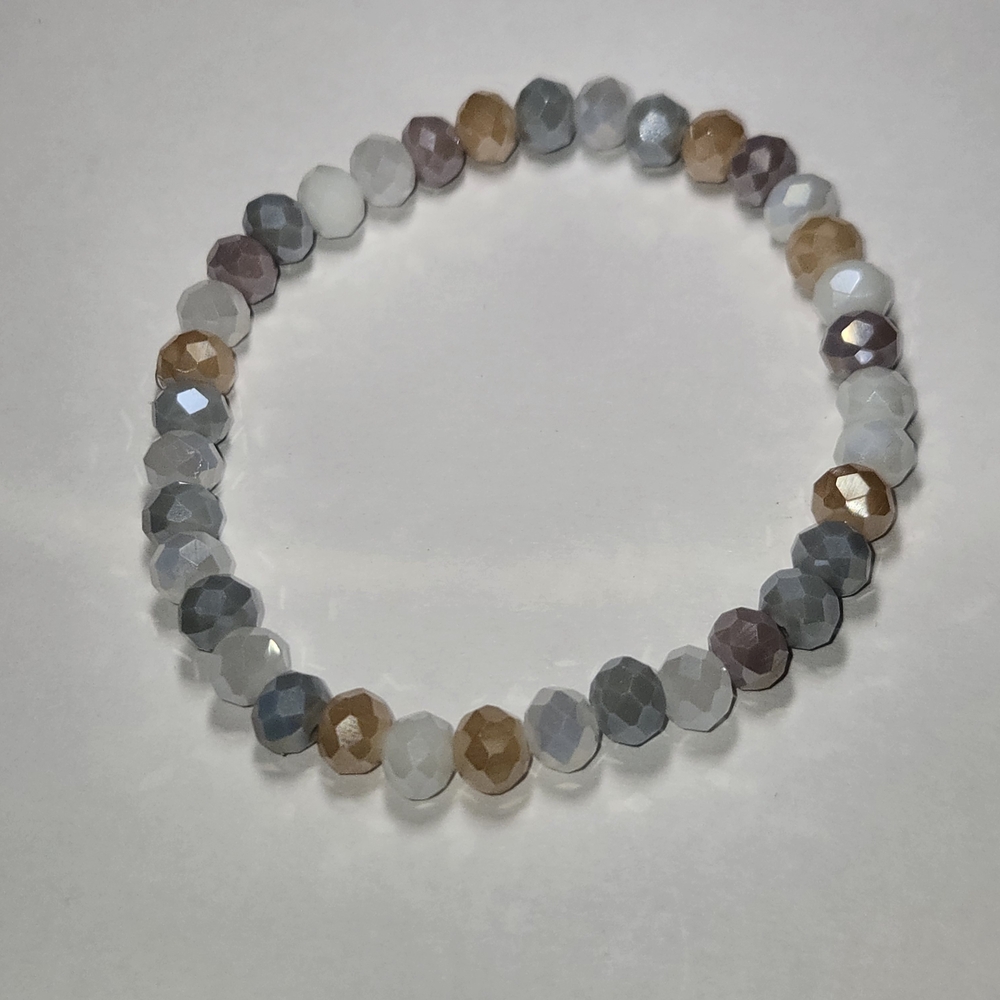 Chic Beaded Bracelet in Neutral Tones